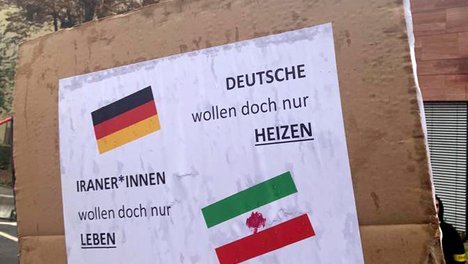 Demonstration für Mahsa Jina Amini vor dem Generalkonsulat Iran 2022 Frankfurt Demonstration für Mahsa Jina Amini vor dem Generalkonsulat Iran 2022 Frankfurt