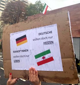 Demonstration für Mahsa Jina Amini vor dem Generalkonsulat Iran 2022 Frankfurt