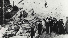 30-april-1945-exhumierung-opfer-wenzelbergschlucht.jpg