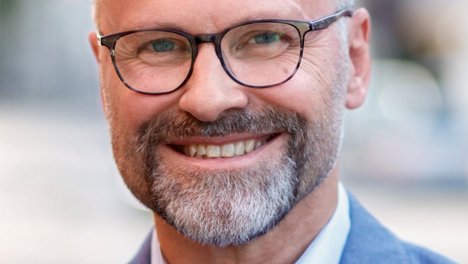 Peter-Tschrony-klein-300dpi_v1.jpg
