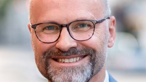 Peter-Tschrony-klein-300dpi_v1.jpg