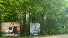 Naturschutzgebiet Grube Cox Bergisch Gladbach mit Plakaten Naturschutzgebiet Grube Cox Bergisch Gladbach mit Plakaten