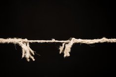 stress, tension, stressful, weak, weakness, fail, failure, break, unreliable, danger, undependable, worn, wear and tear, strain, strained, reliability, concept, conceptual, problem, overloaded, critical, streched, crisis, rope, studio shot, isolated, horizontal, copy space