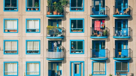 apartments-g8b72bd82a_1280.jpg