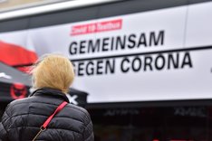 Corona-Testbus, Testbus, Land, Oberösterreich, Bus, Test-Bus, Corona-Massentest, unterwegs, Massentest, Antigen-Test, Antigentest, Antigen, Anti-Gentesrt, Anti.-Gen-Test, Massentestung, Massen-Test, Massen-Testung, Test, Tests, Testung, Coronatest, Corona-Test, Corona, Corona-Virus, Coronavirus, Covid-19, Covid 19, Epidemie, Pandemie, Maßnahme, Maßnahmen, Sars-COV-2, Sars, Cov, 2, AG-Test, Covid, Oberösterreich, Österreich, Europa, Corona test bus, Test bus, State, Upper Austria, Bus, Test bus, Corona mass test, on road, Mass test, Antigen test, Antigen test, Antigen, Anti-genetic type, Anti-gene test, Mass testing, Mass test, Mass testing, Test, Testing, Testing, Corona test, Corona test, Corona, Corona virus, Coronavirus, Covid-19, Covid 19, Epidemic, Pandemic, Measure, Activities, SARS-CoV-2, Sars, Cov, 2, Covid, Upper Austria, Austria, Europe, AG test